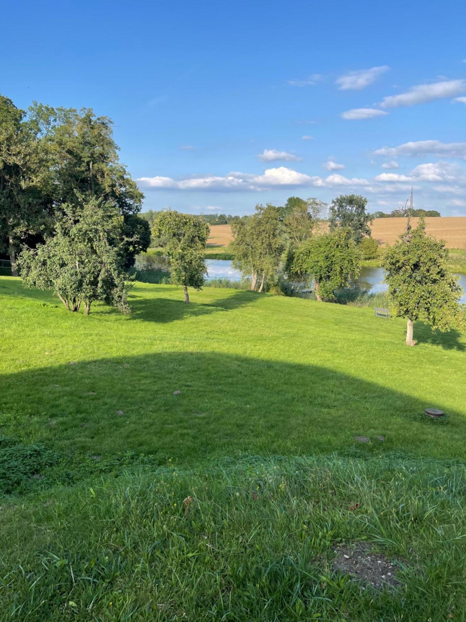 Ferienwohnung Mit Kamin Und Traumhafter Dachterrasse Mit Weitblick In Die Natur Neu Gaarz Exterior foto